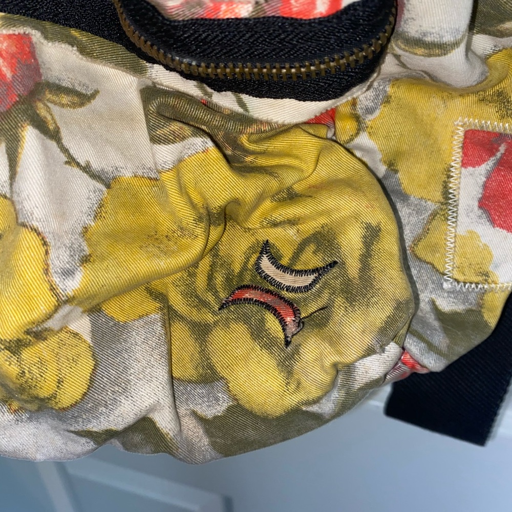 Rose print backpack - Picture 2 of 3